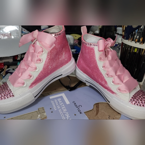 Hot off-press, Custom kid's sneakers with a Free T-shirt to match. - Picture 5 of 8